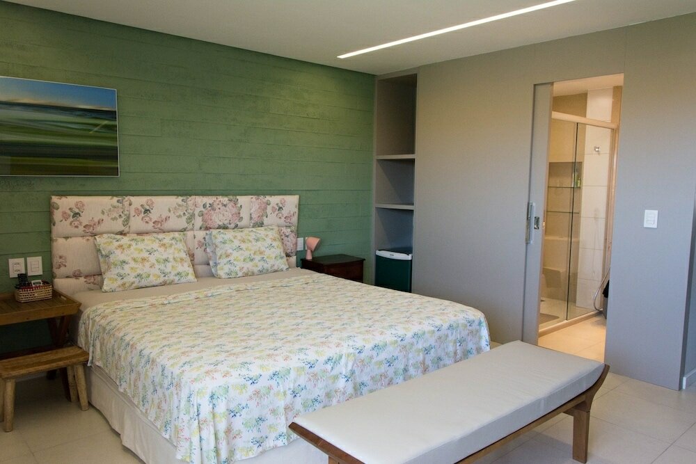 Фото Penthouse Apartment with Hot Tub near Beach