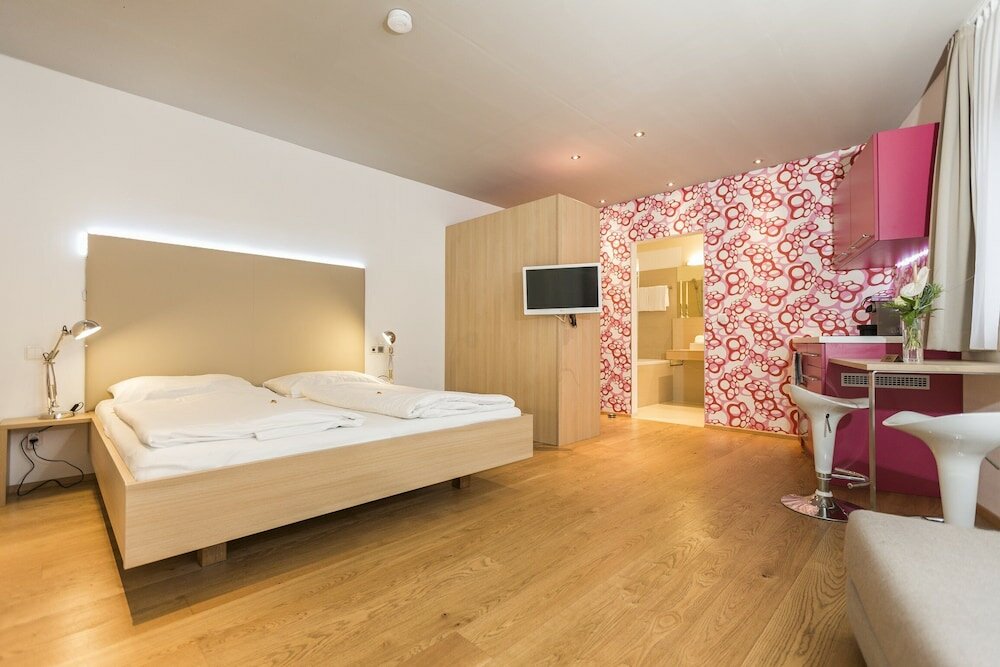 Фото Room 4 & 5 Apartments