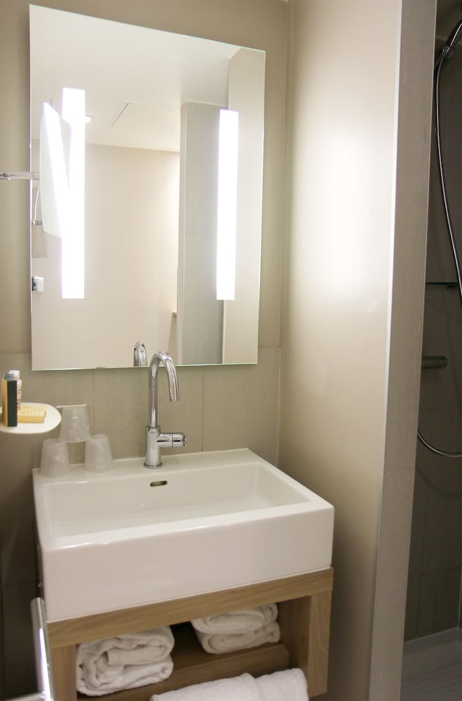 Фото The Hôtel Littéraire Arthur Rimbaud, BW Signature Collection