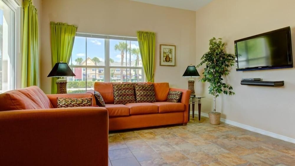 Фото Regina's Villas at Seven Dwarfs Townhome