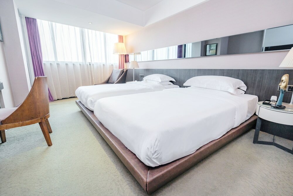 Фото Chongqing Landyatt Park Hotel