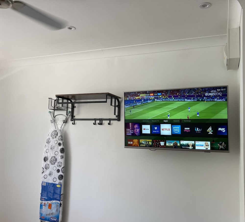 Фото Private Self-contained Annex With Wifi & Parking