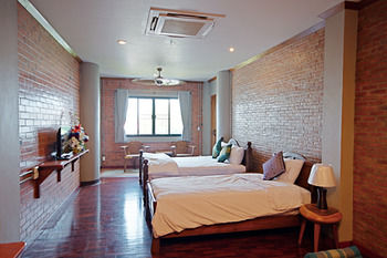 Фото Saengpanya Home Boutique Hotel