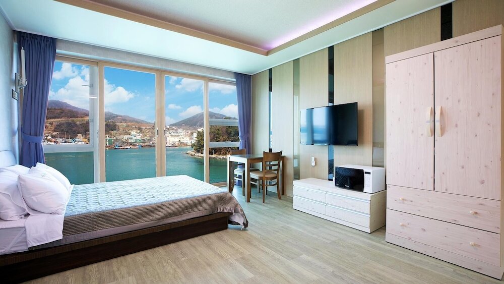 Фото Yeosu Janggun Island Pension