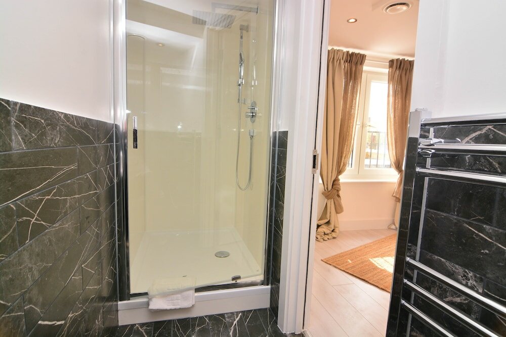 Фото Macarena Wharf Apartments