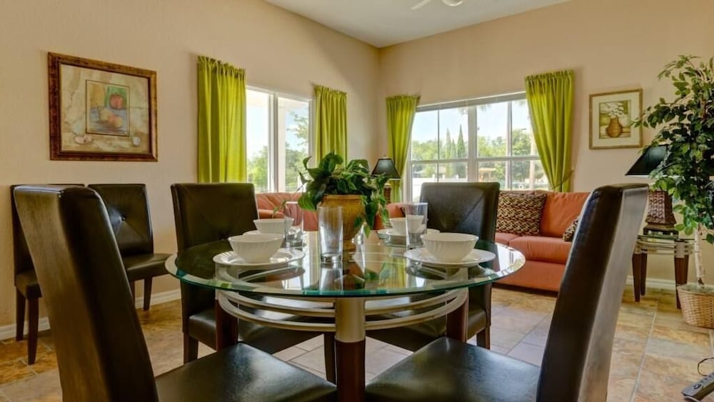 Фото Regina's Villas at Seven Dwarfs Townhome