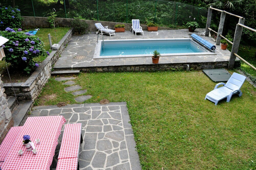 Фото Typical, Romantic Tessiner Cottage