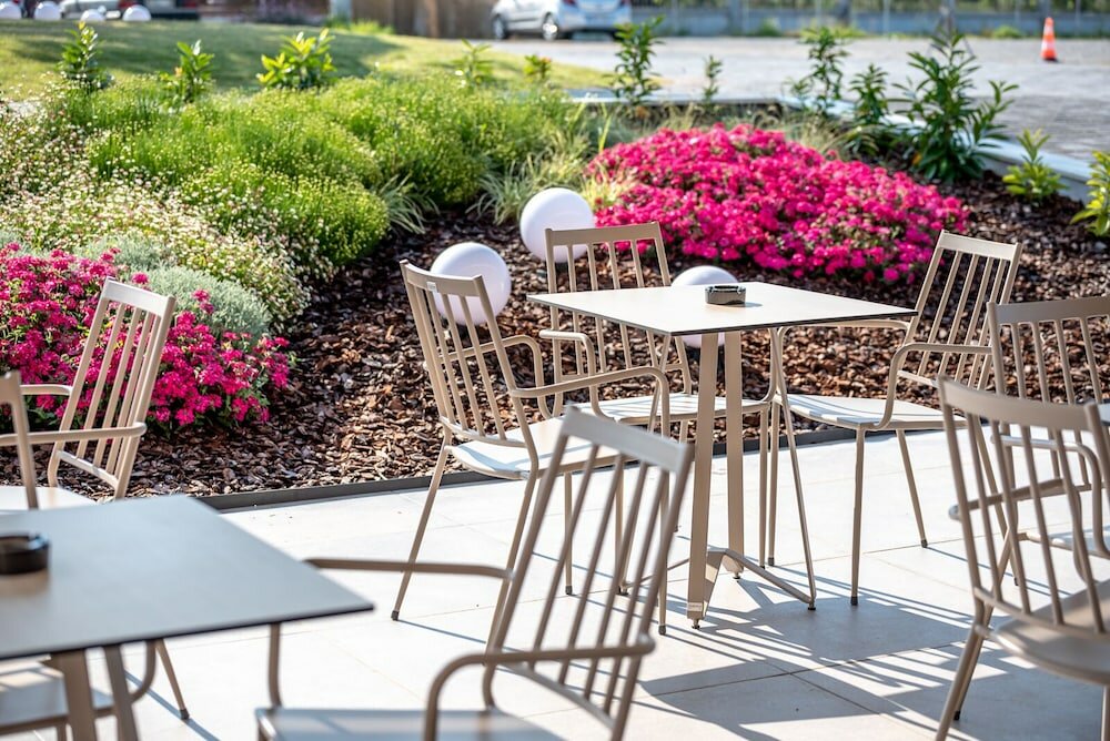 Фото Mythic Summer Hotel