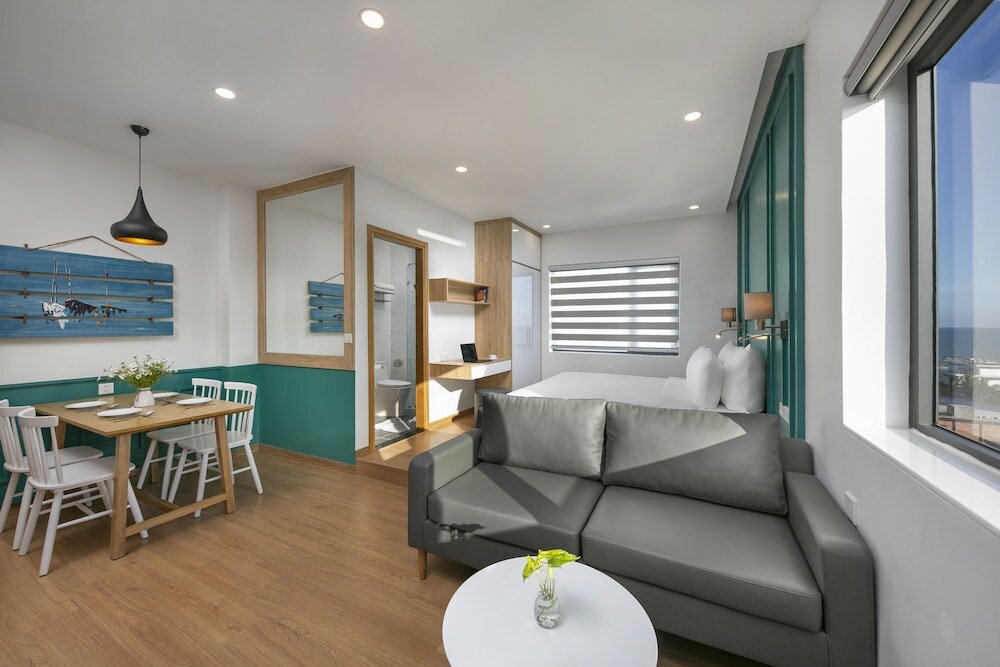 Фото Dolphin Hotel and Apartment