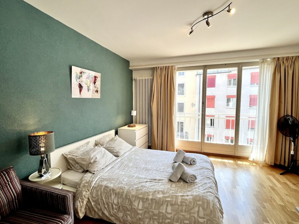 Фото Boutique Central Studio, 5' from Lake