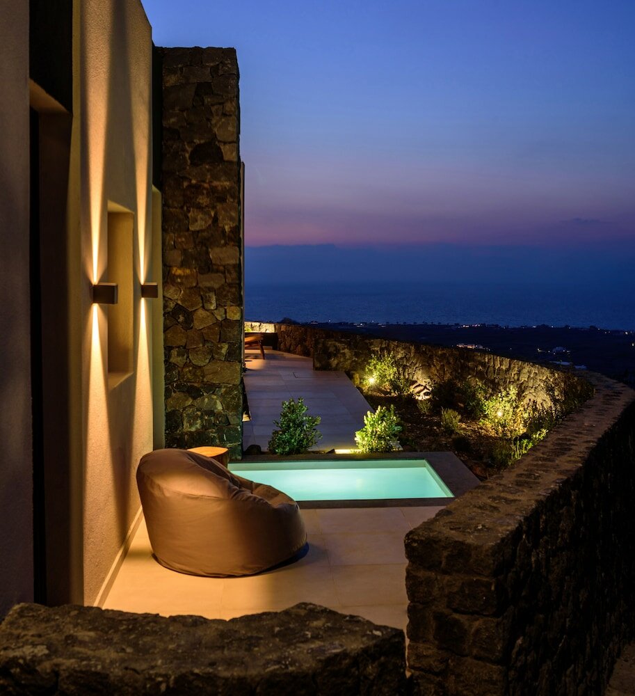 Фото RyoLithos Suites