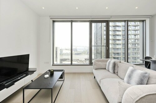Гостиница Luxury Waterfront Studio in Canary Wharf by Underthedoormat в Лондоне