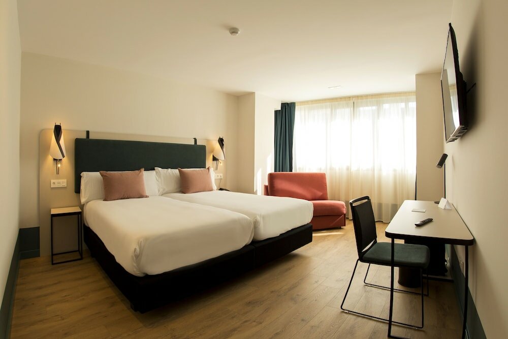 Фото Hotel Plaza de la Paz