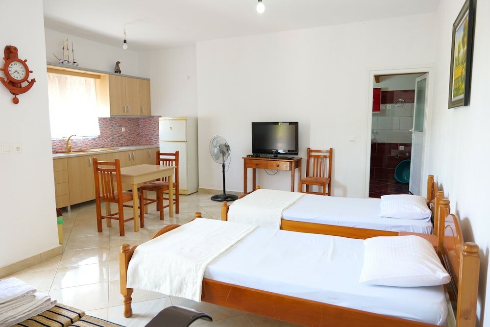 Фото Pellumb Apartments