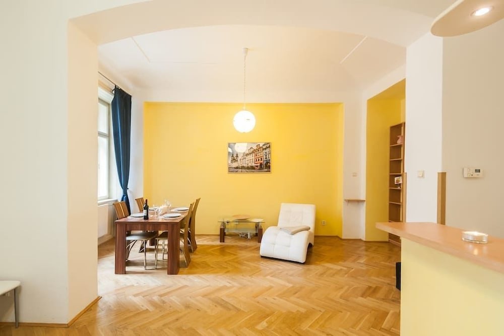 Фото Central Apt with Netflix subscription