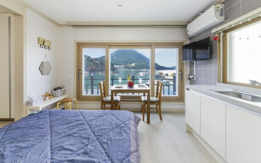 Фото Yeosu Ocean View Pension