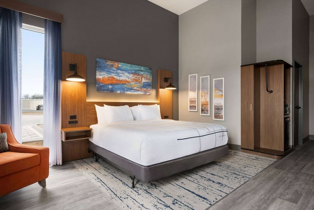 Фото La Quinta Inn & Suites by Wyndham Del Rio