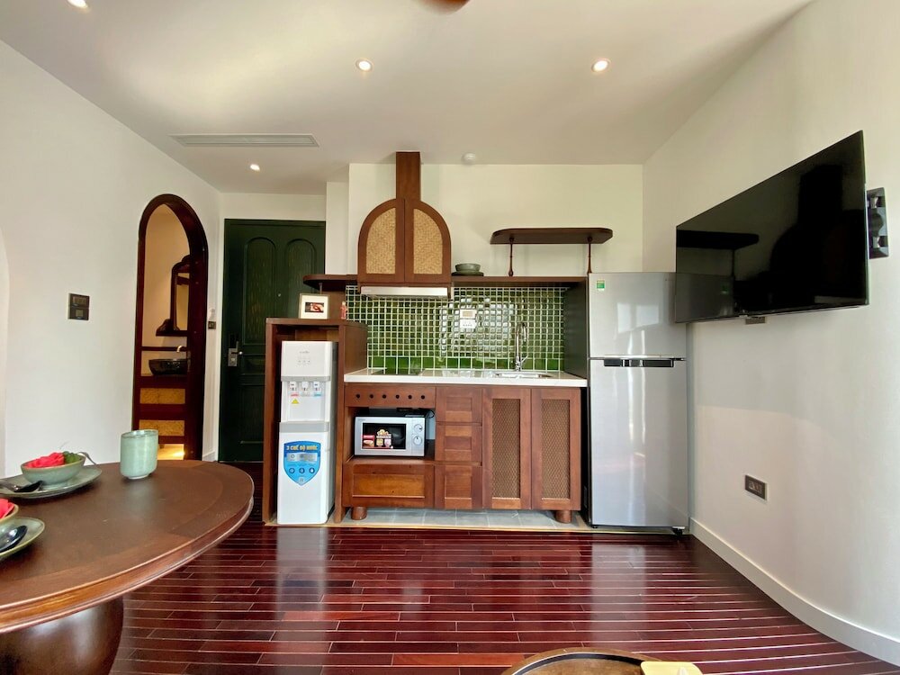 Фото The Quarter Apartment