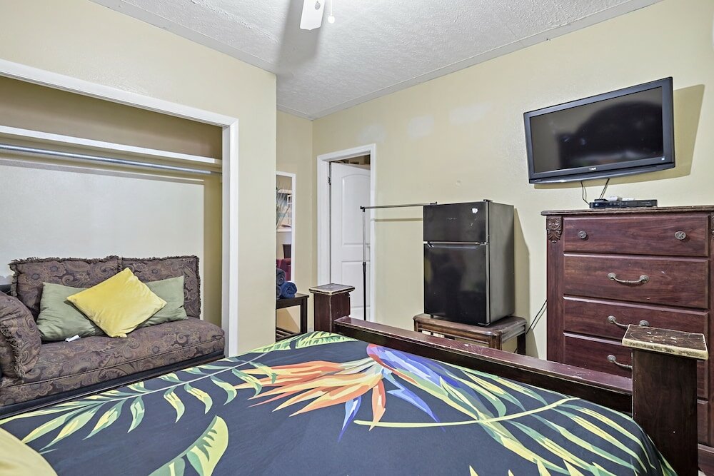 Фото Cocoplum Rest N Hideaway 1