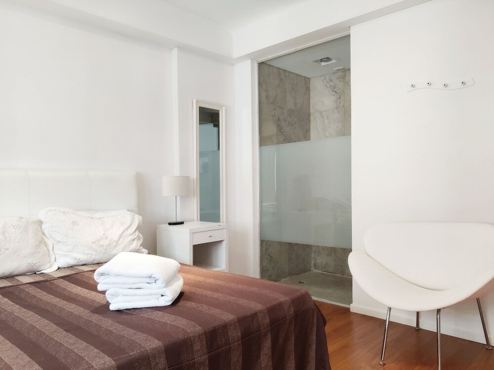 Фото Bens Downtown Apartments