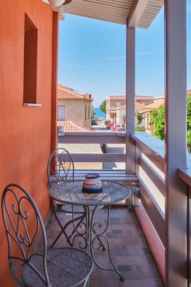 Фото Eressian Lodgings Apartments