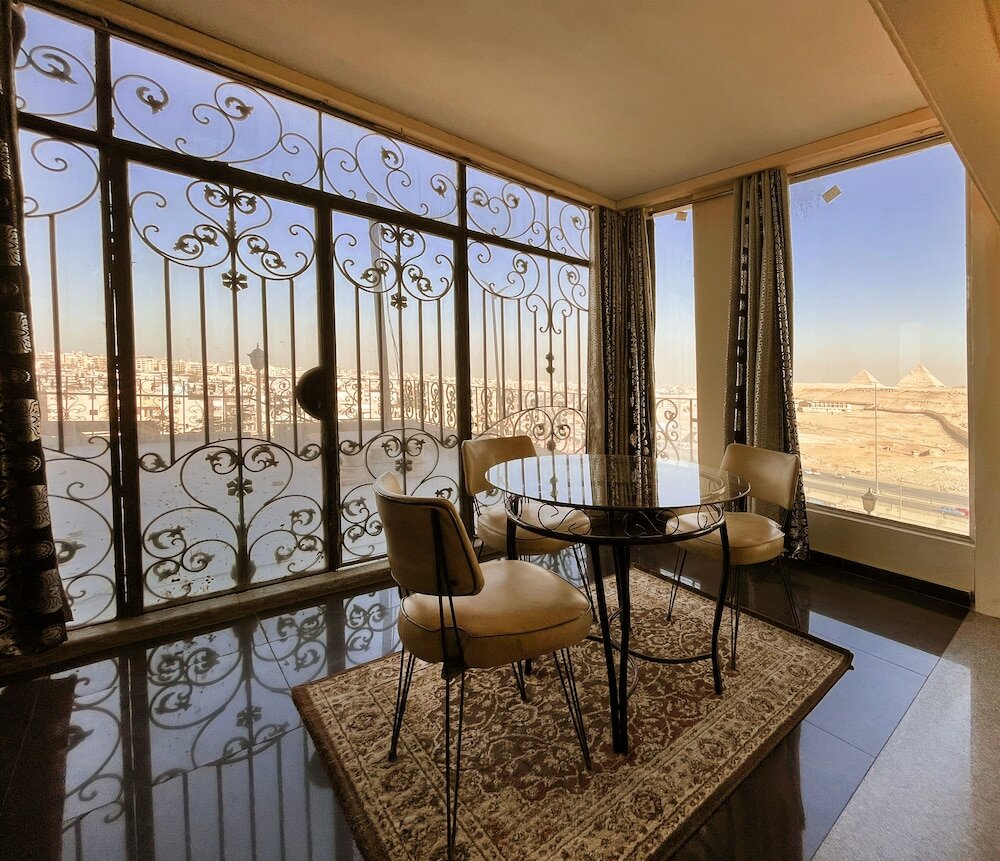 Фото Pyramids House