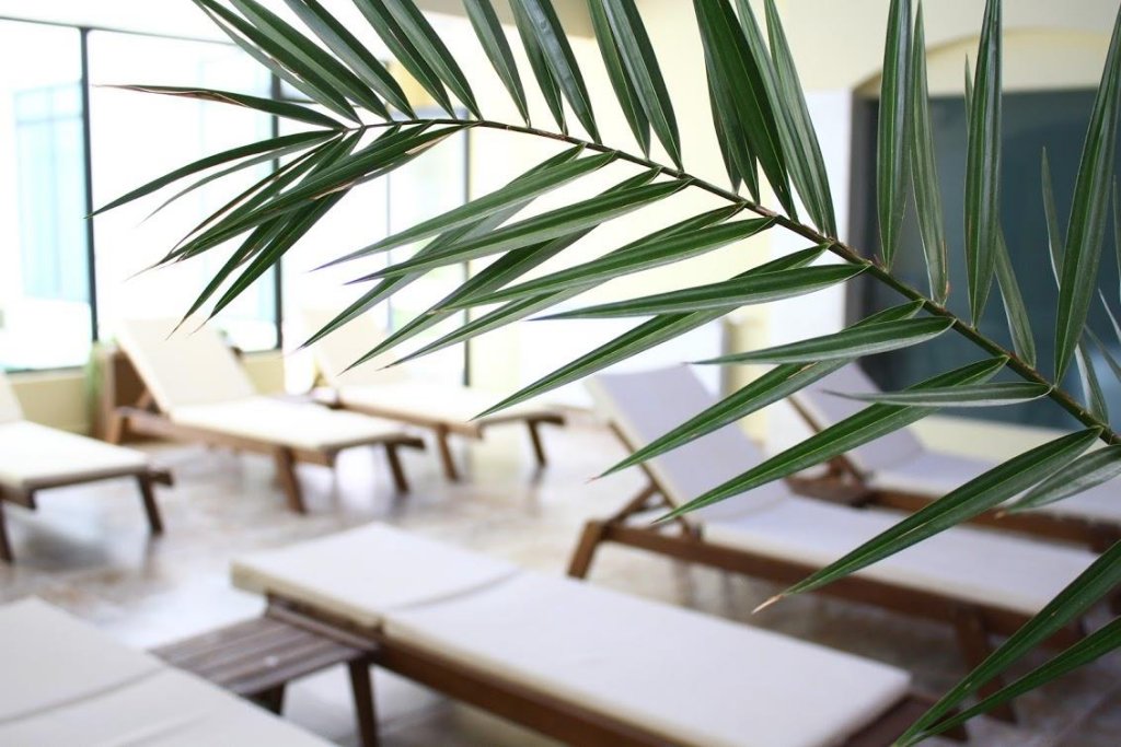 Фото White Rock Castle Hotel