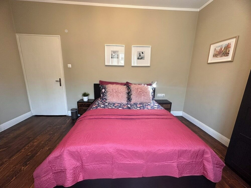 Фото 3 Bdr Top Center Artistic Apartment - 115 m2