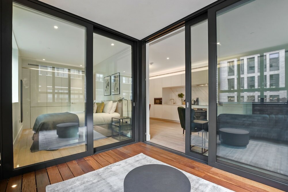 Фото Whitfield Street Residences by Q Apartments