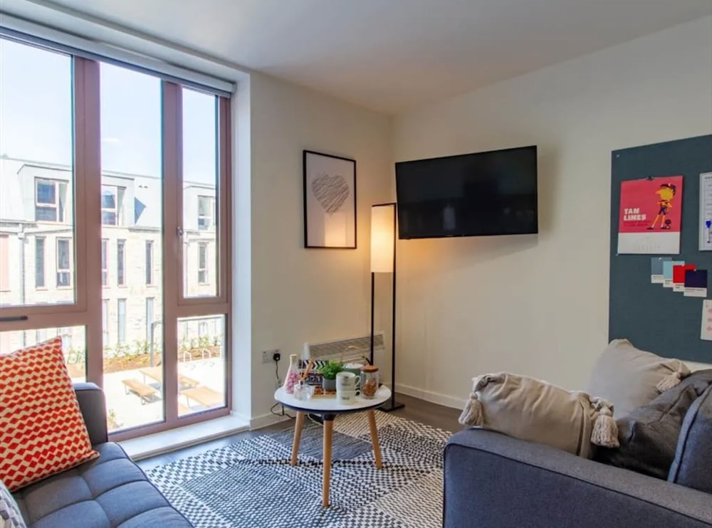 Фото Ensuite Rooms Students Only - Canterbury - Campus Accommodation