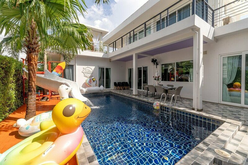 Гостиница Luxury and Playful 5 Bed Pool Villa - Cc
