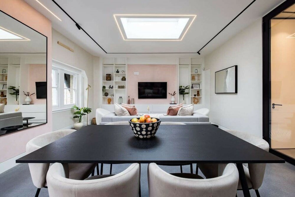 Фото The Camden Arms - Bright and Charming 2bdr Flat