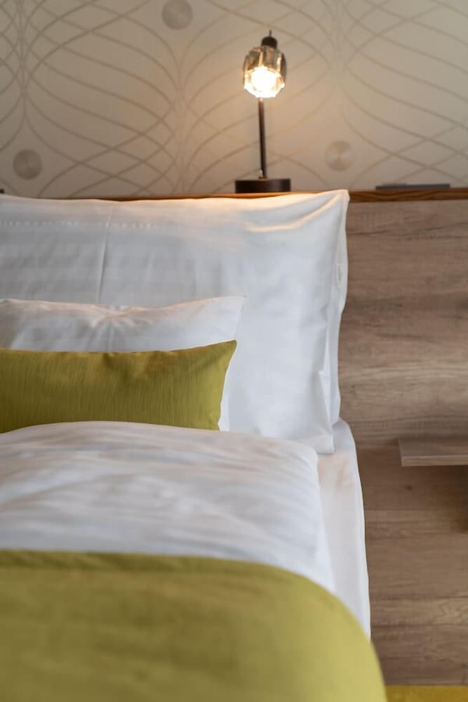 Фото Hotel Kristály