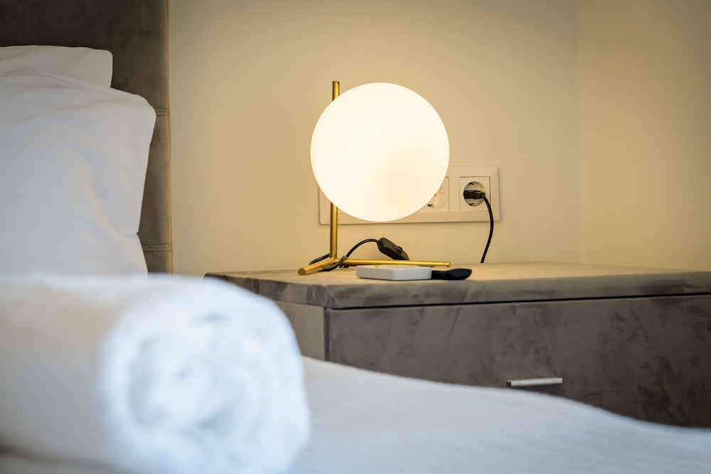 Фото Lush Emerald apt in the heart of Athens