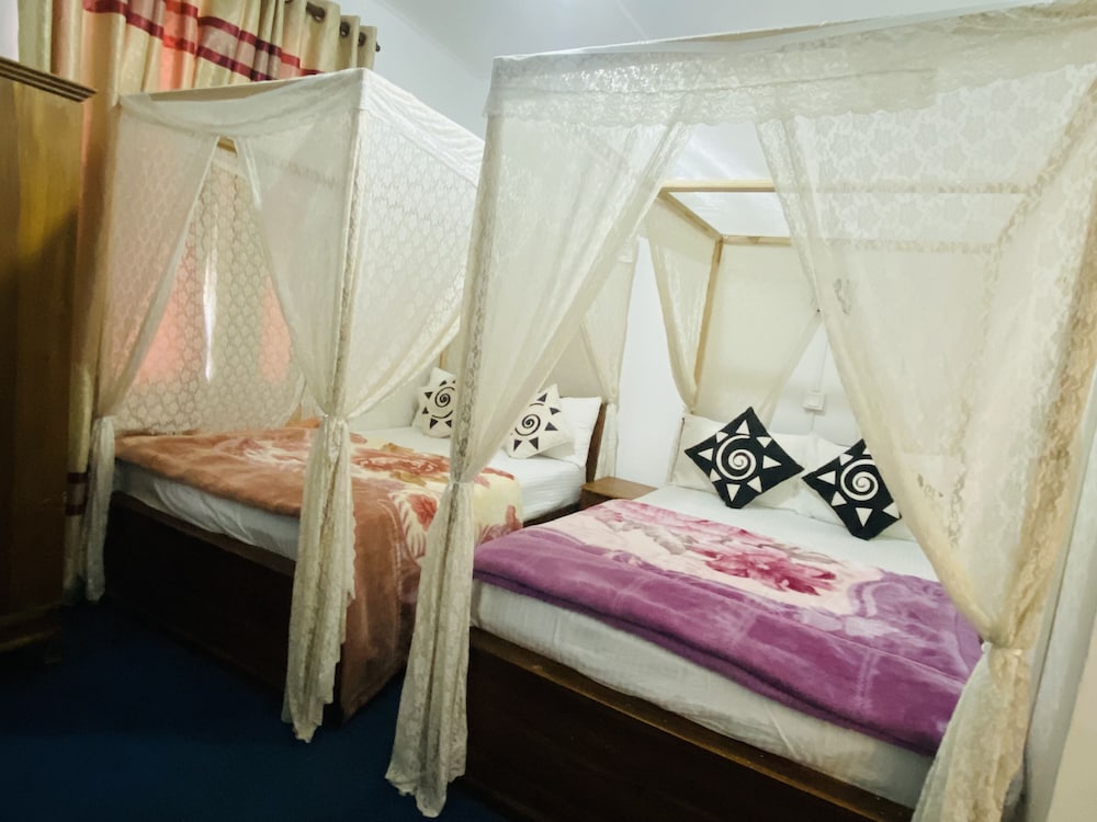 Фото Zion White House