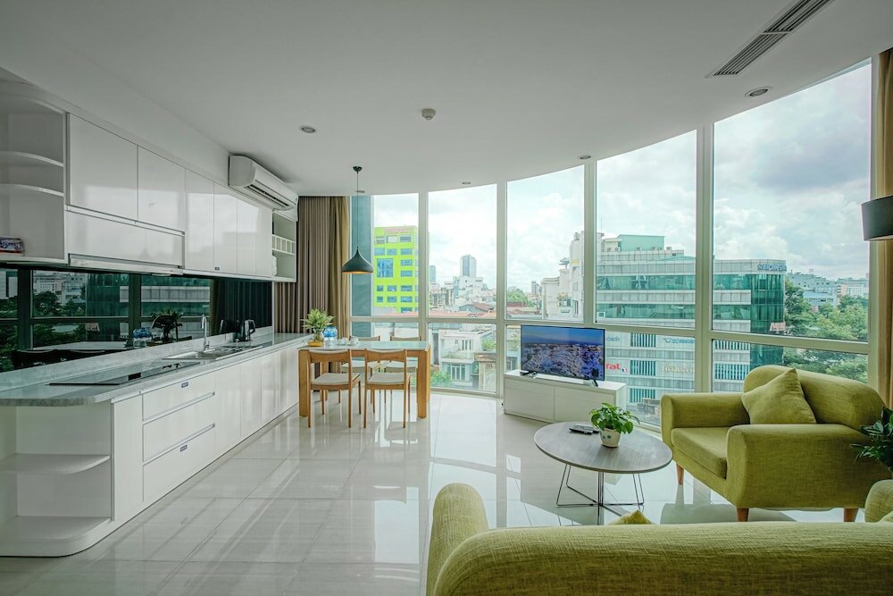 Фото City by night Ben Thanh Apartments