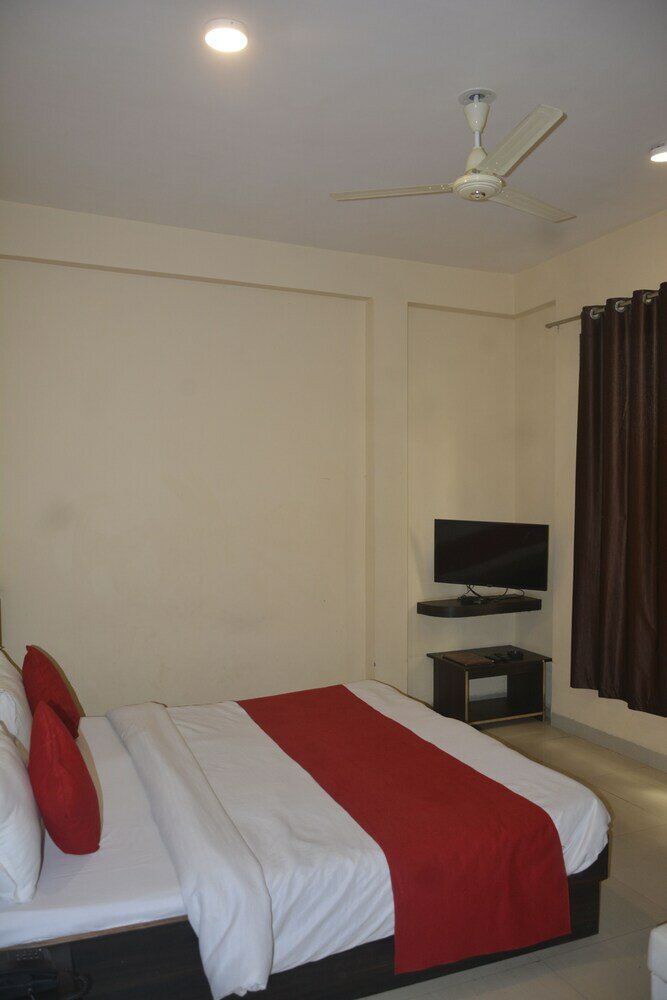 Фото Dhar-Mandav Road