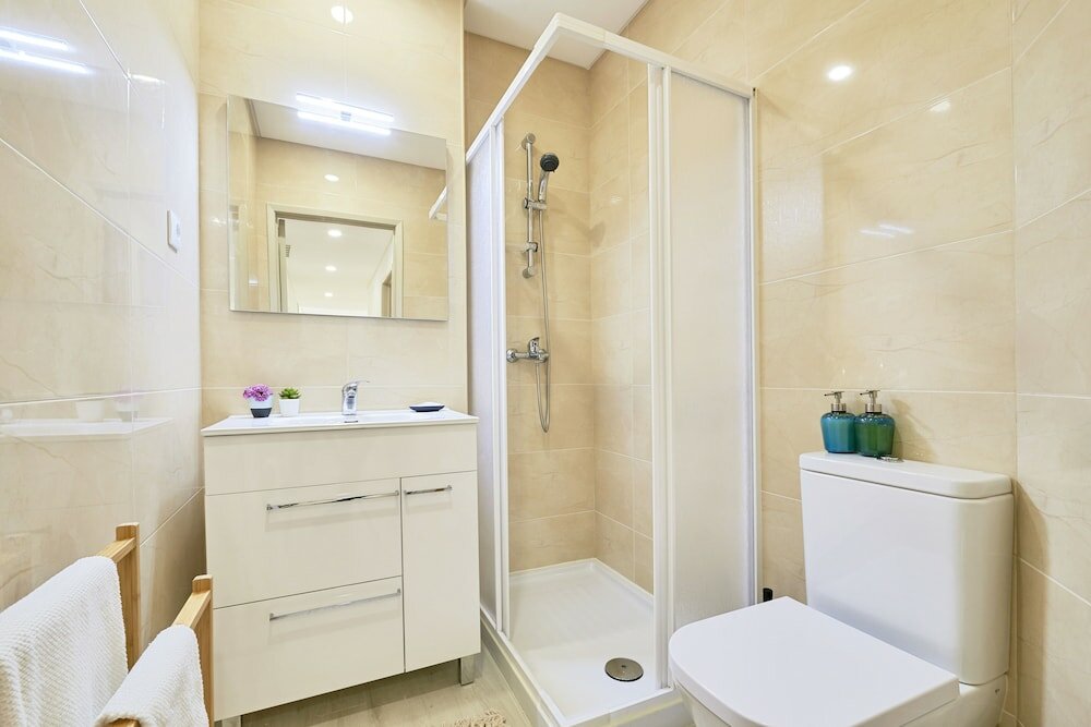 Фото Light Apartment W Balcony Apartment by TimeCooler