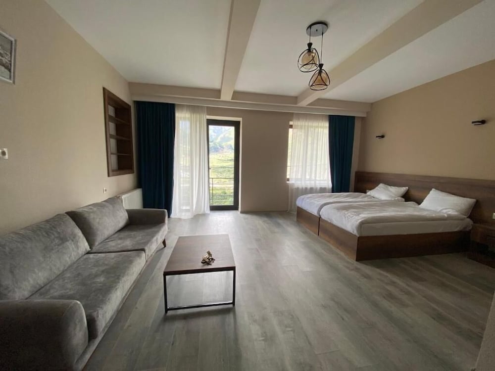 Фото Hotel Axien Kazbegi