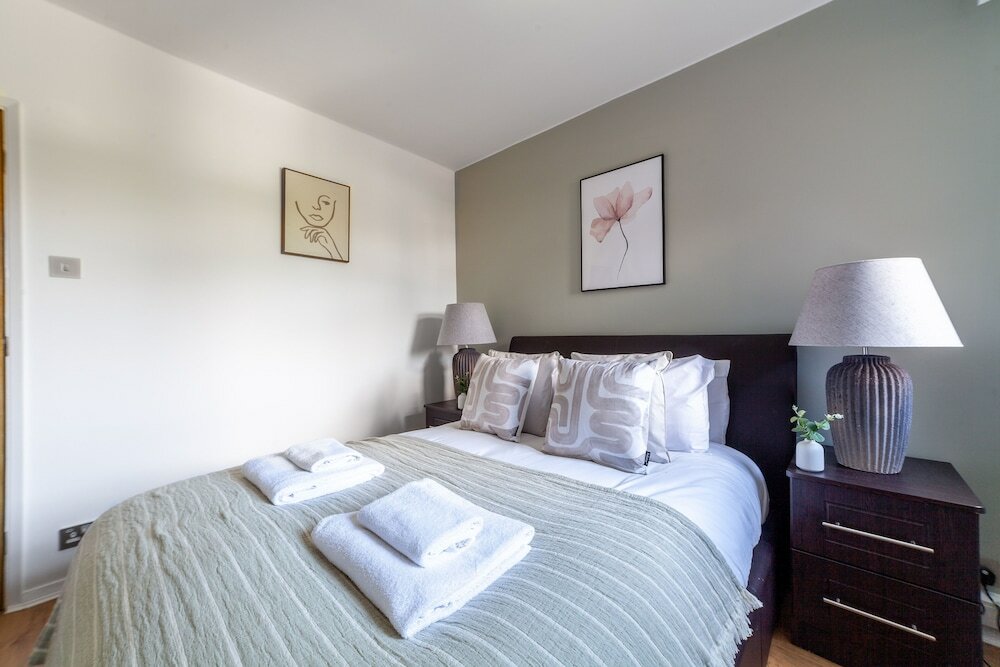 Фото The Ealing Collection