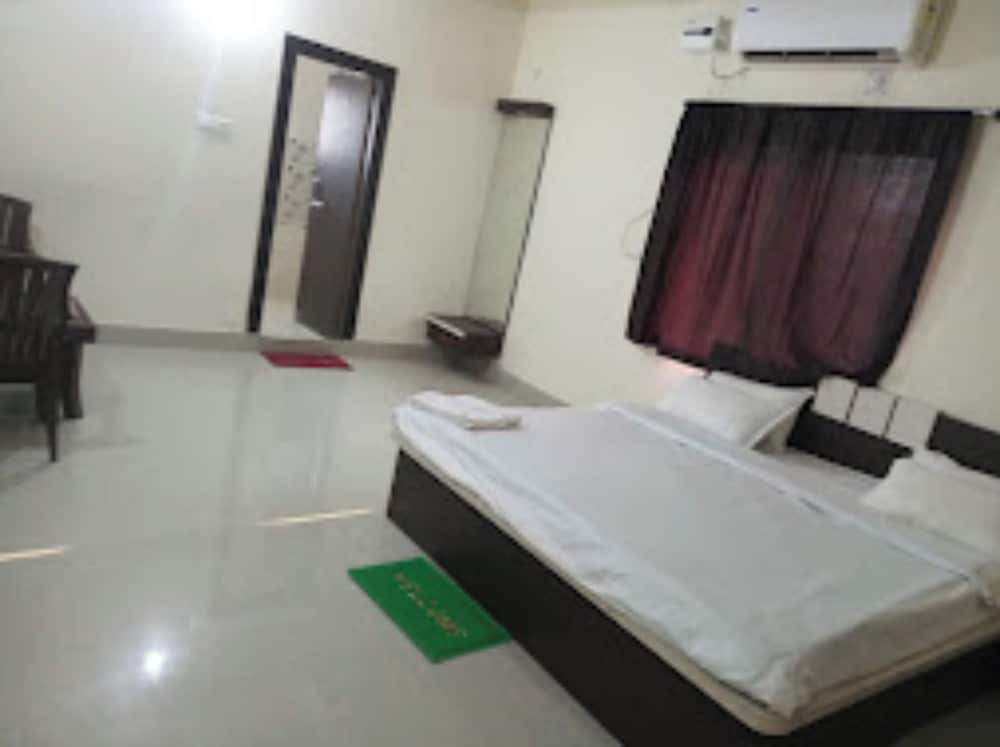 Фото Goroomgo Deepsuchi Grand Deoghar