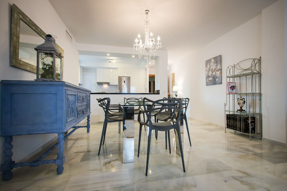 Фото Holidays2Malaga Train Station Area Apartments