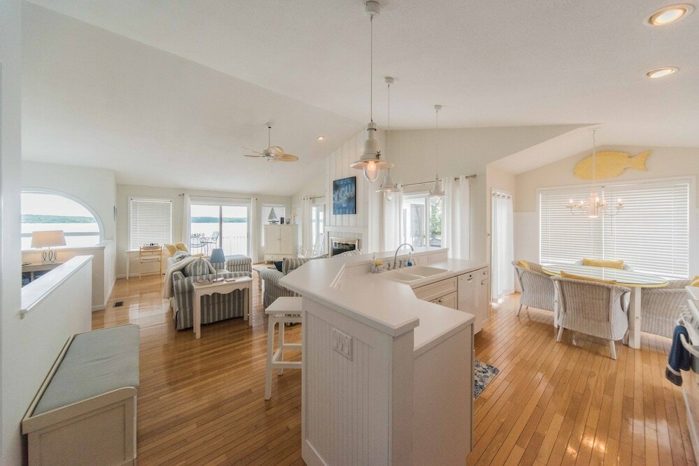 Фото Lake-front Luxury 5bdrm on Kentucky Lake - Jz Vacation Rentals