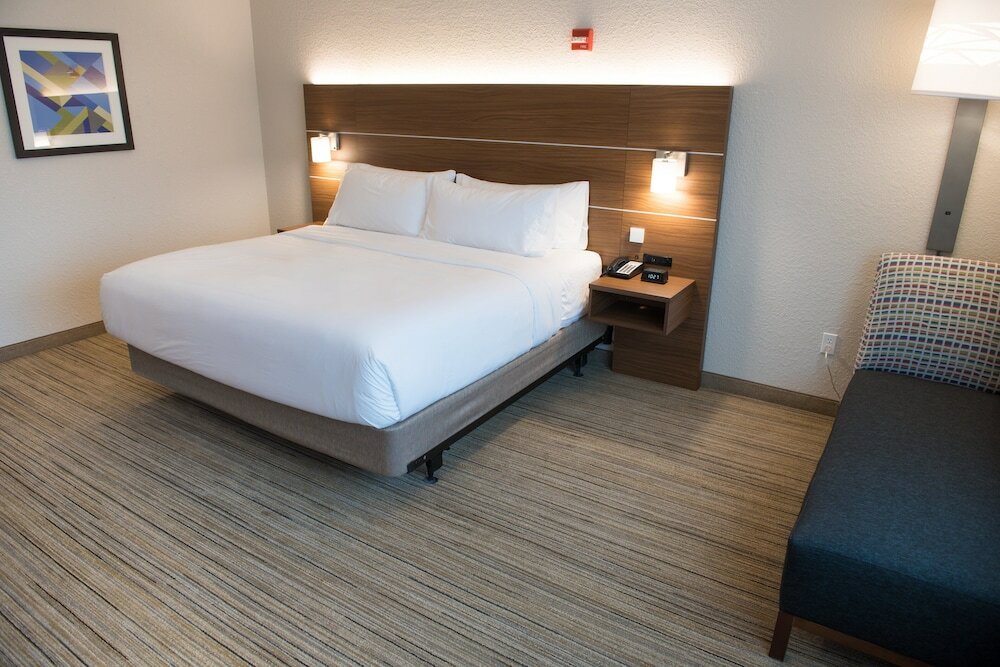 Фото Holiday Inn Express & Suites Louisville N - Jeffersonville, an Ihg Hotel