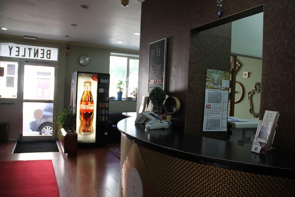 Фото отеля 2