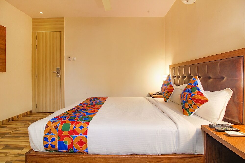 Фото Fabhotel Seven Olives