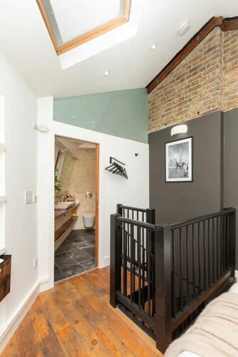 Гостиница Bright & Stylish Loft Flat - Stoke Newington! в Лондоне