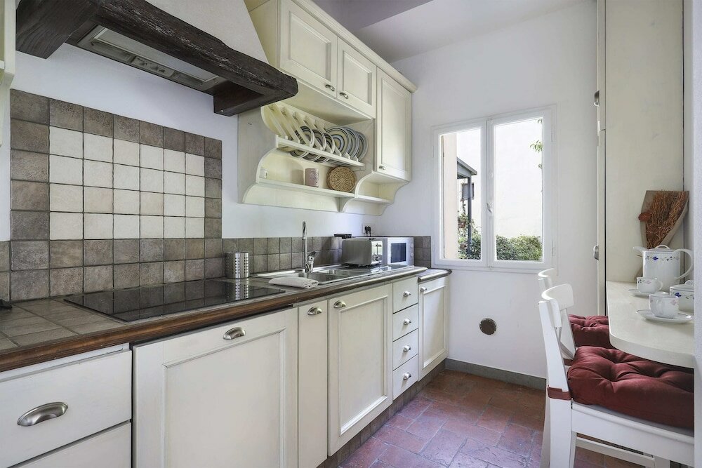 Фото Oltrarno Modern Apartment in Florence - Hosted by Sweetstay