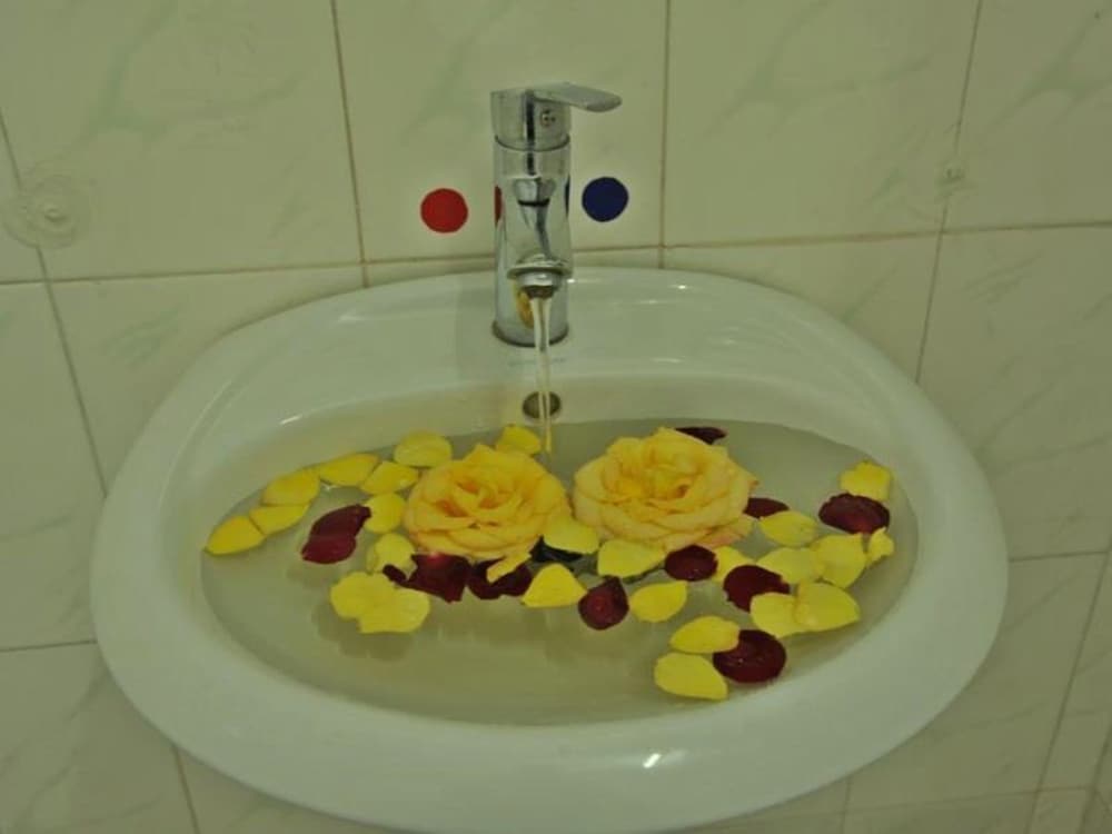 Фото Golden City Crown Hotel