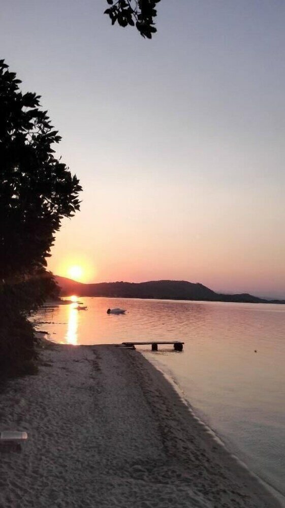 Фото Beachfront house with amazing sea view